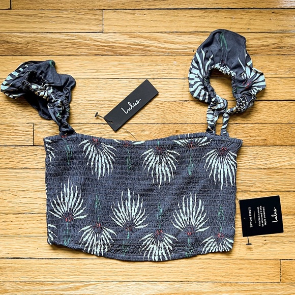 Dusty Blue Floral Print Crop Too - Picture 4 of 5